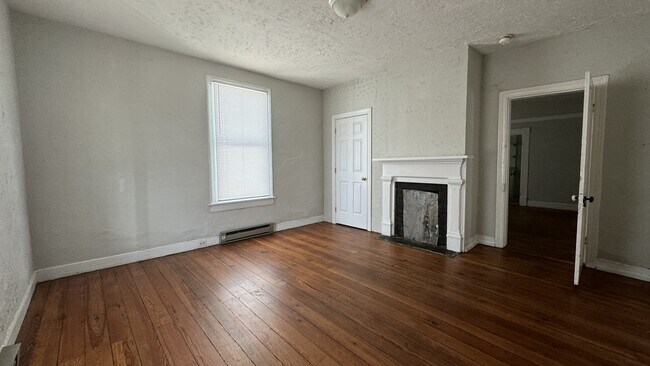 Building Photo - 812 Rivermont Ave