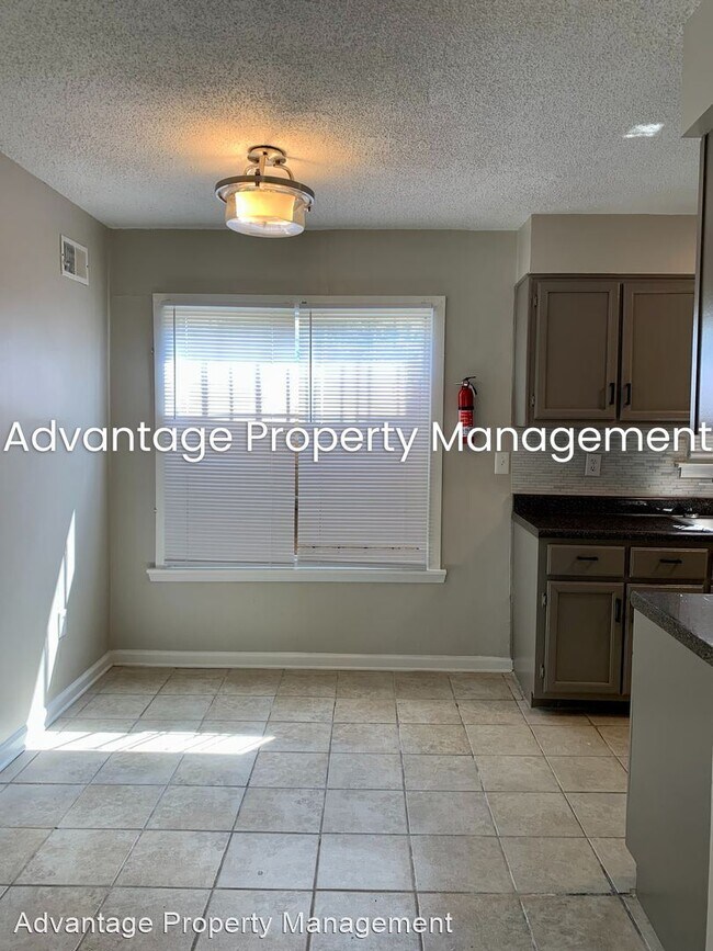 Building Photo - 3 br, 2.5 bath House - 35 Sullivan Dr.