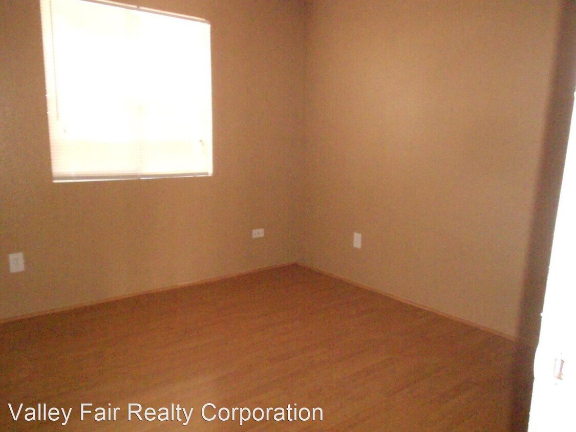 Foto del edificio - 1367-1367 Hobart Dr