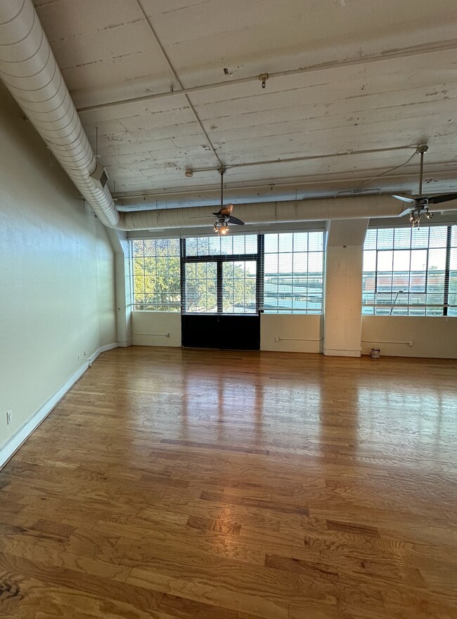 2220 Canton St Unit 207, Dallas, TX 75201 Condo for Rent in Dallas