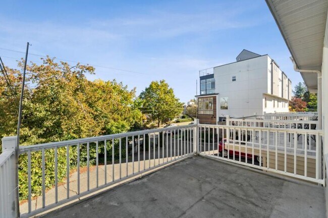Foto del edificio - 3 bedroom in Seattle WA 98103