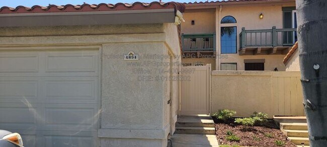 Foto del edificio - Cozy two-story 2 bedroom / 2.5 bathroom Co...