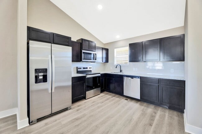 Building Photo - 5378 N Toben Dr