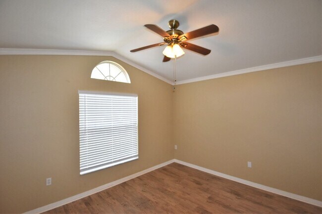 Foto del edificio - 2318 Longmore Cir