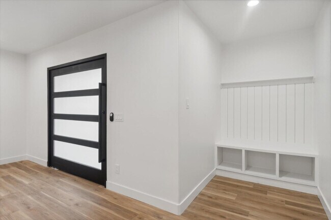 Foto del edificio - 8525 E Clarendon Ave