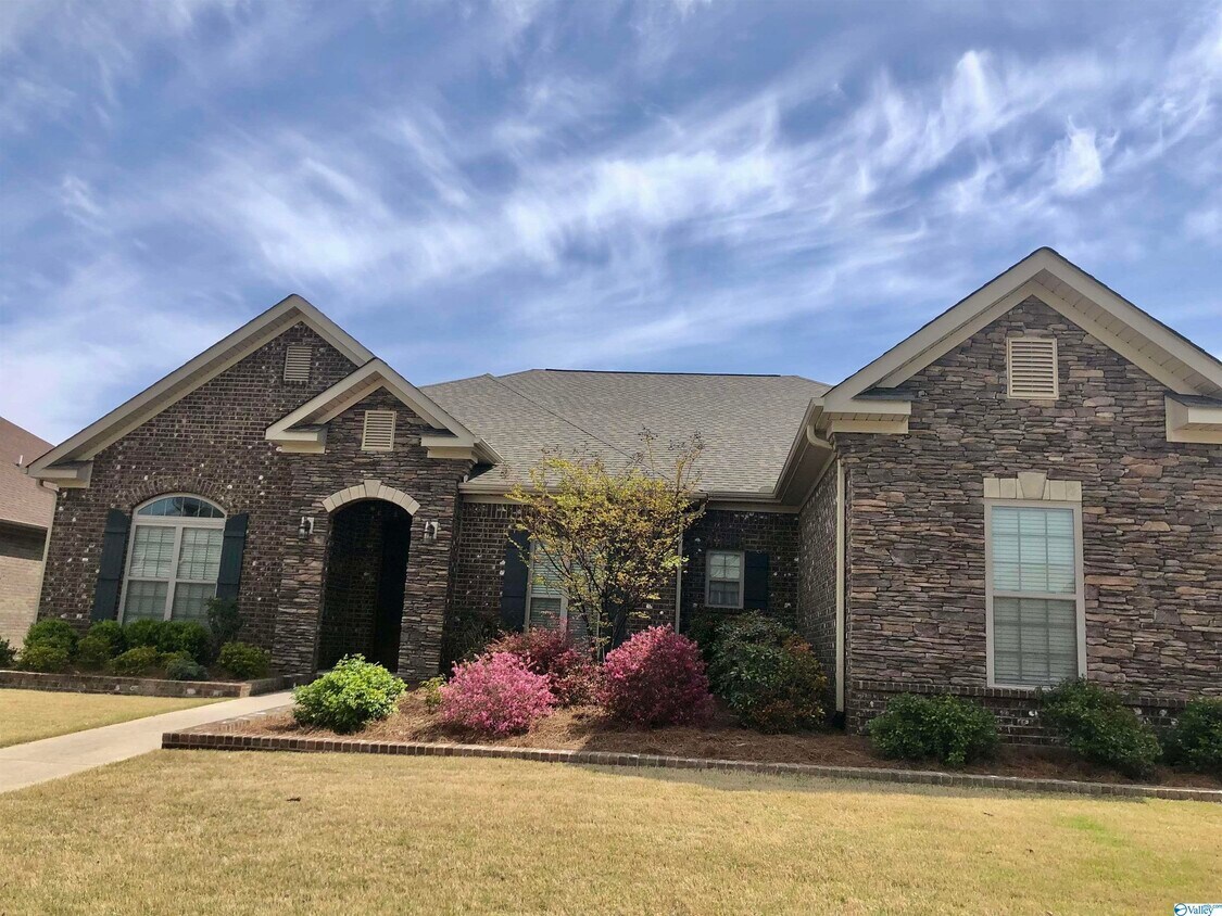 7505 Grayhawk Ct, Big Cove, AL 35763 House Rental in Big Cove, AL