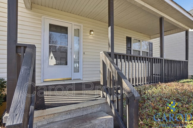 Building Photo - 2713 Daffodil Dr