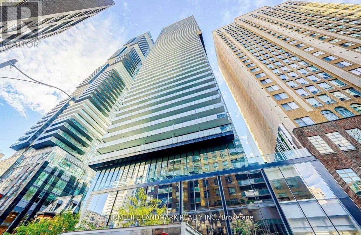 Primary Photo - 15-PH15 Grenville St