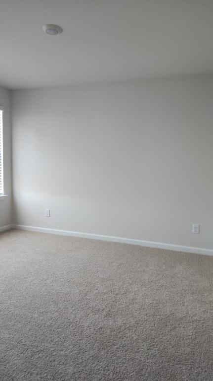 Foto del edificio - 1667 Hallview Ct