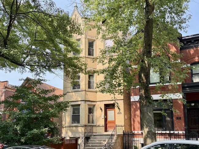 Building Photo - 1874 N Leavitt St