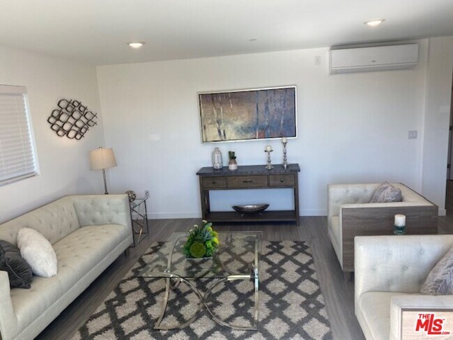 Foto del edificio - 8631 Olin St