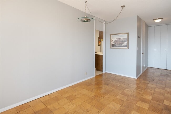 Building Photo - 85 E India Row