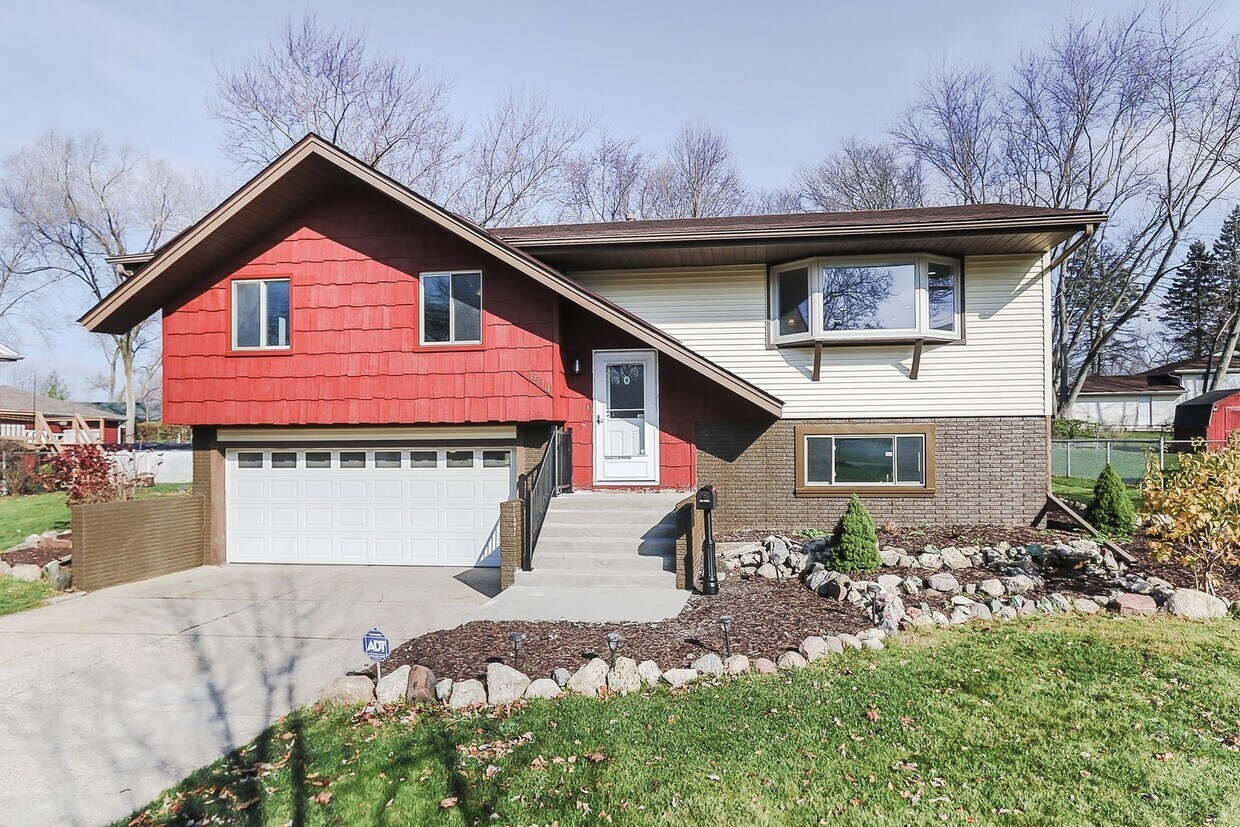 Primary Photo - 1514 Bates Ln