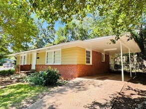 Building Photo - 3346 Vermont Dr
