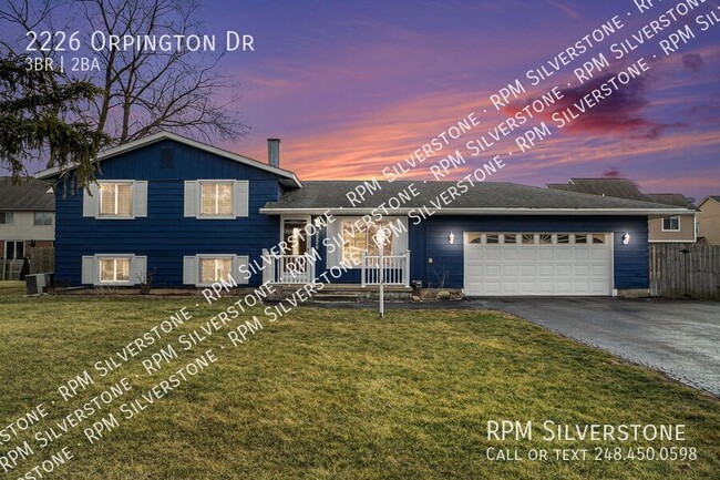 Building Photo - Spacious 3-bedroom