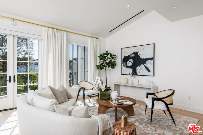Foto del edificio - 15225 Palisades Village Ln