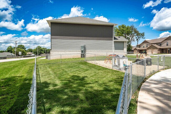 Foto del edificio - Oakwood Heights Townhomes