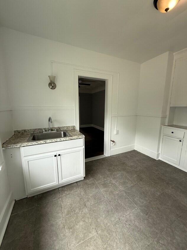 Kitchen - 5287 Spokane St