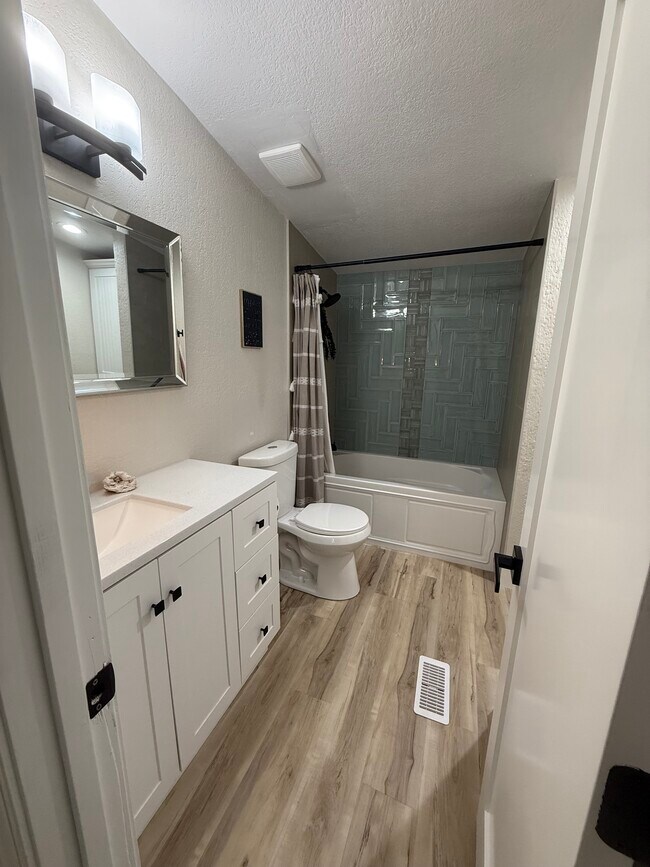 Foto del edificio - 14101 Specs Ln