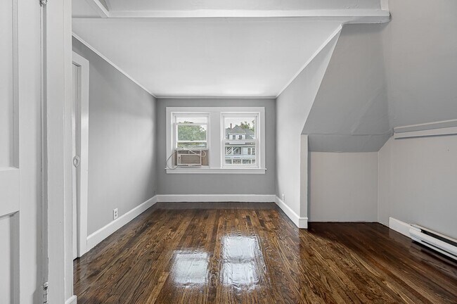 Building Photo - 50 Ruggles St