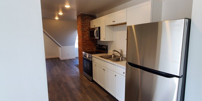 Primary Photo - 308 Hill St
