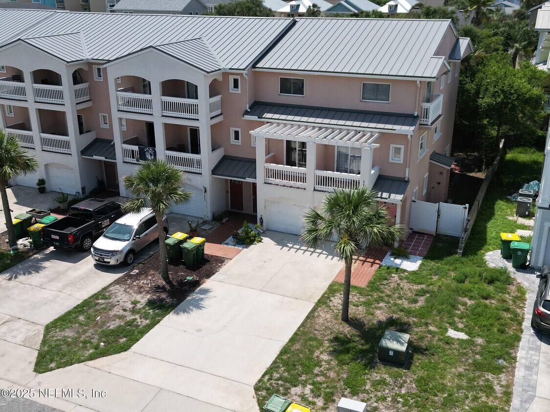 Foto principal - 114 18th Ave N