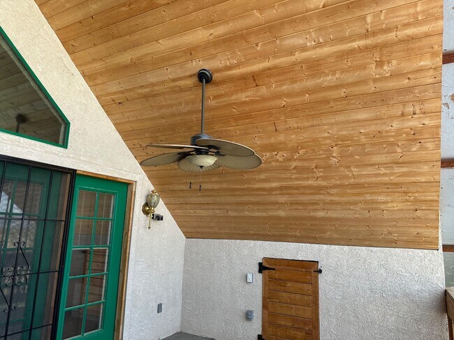 Foto del edificio - 13975 Racel St