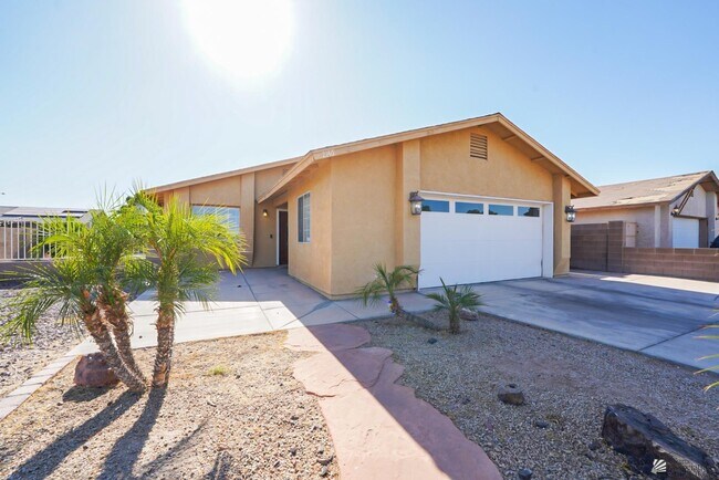 Building Photo - 2146 S 47th Ave