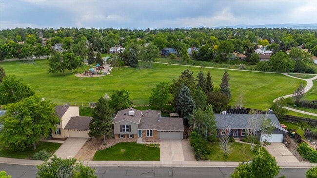 Backyard Opens onto Oakhurst Park & Playground - 9385 Carr St