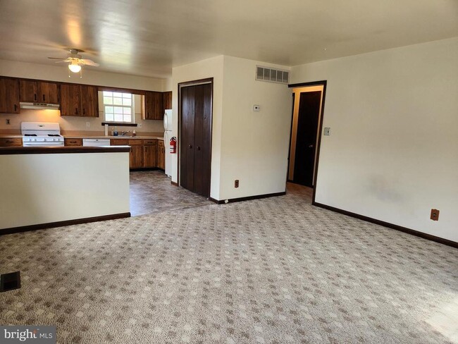 Building Photo - 1205 E Atlantic Ave