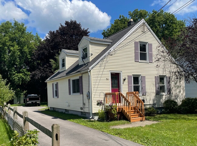 Building Photo - 34 Elm St