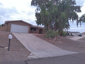Building Photo - 1640 Emerald Dr