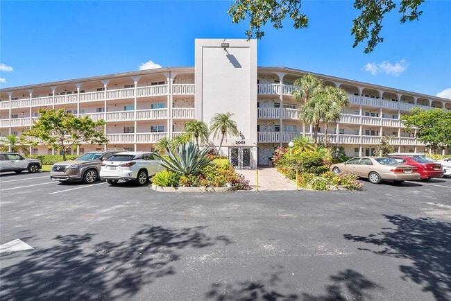 Building Photo - 2001 Granada Dr