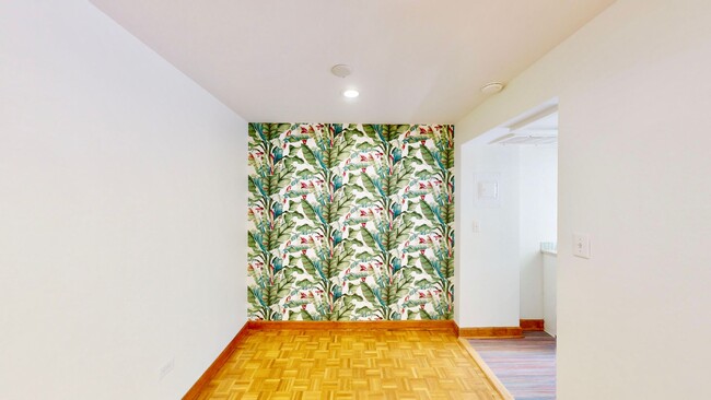 Foto del edificio - 1300 Queens Road #309