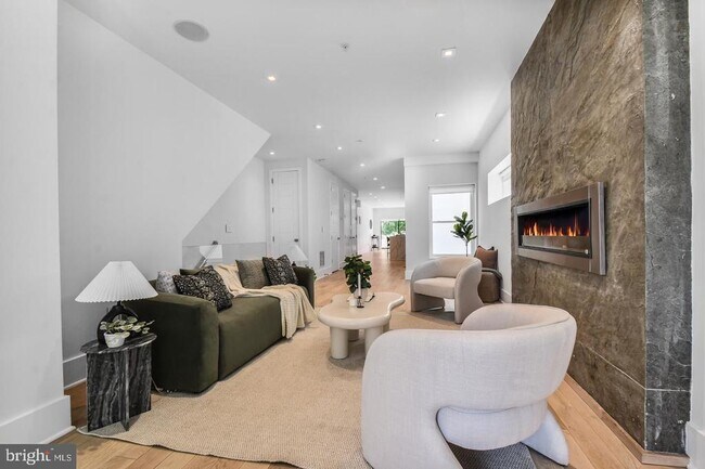 Foto del edificio - 2515 Ontario Rd NW