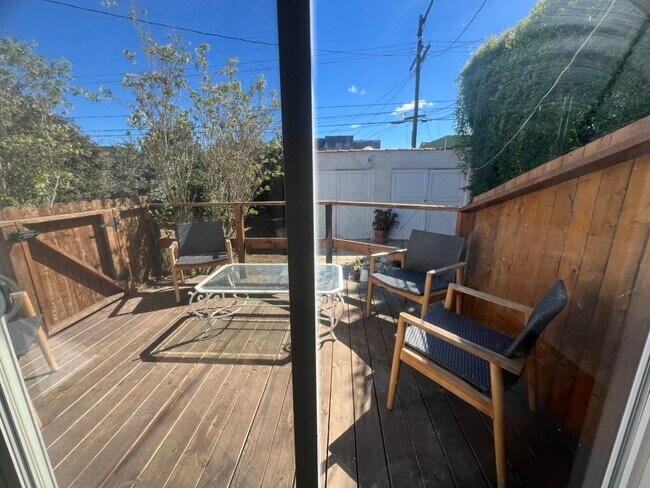 Foto del edificio - 1234 Keniston Ave