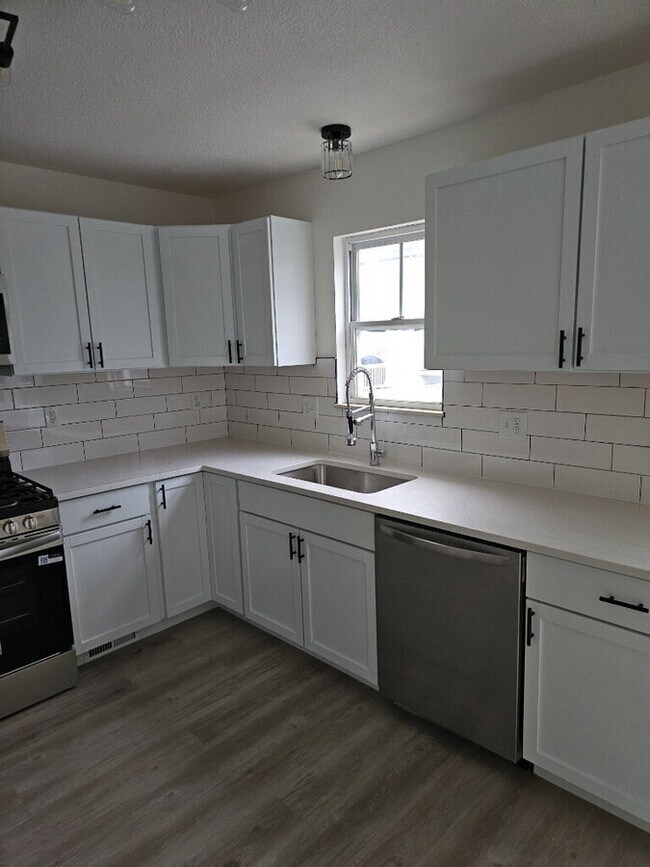 Foto del edificio - 821 Nela View Rd