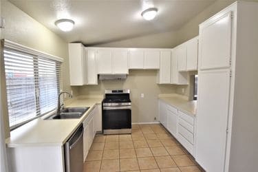 Building Photo - 15180 Rio Grande Dr