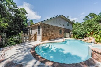 Building Photo - 7 Ebony Oaks Pl