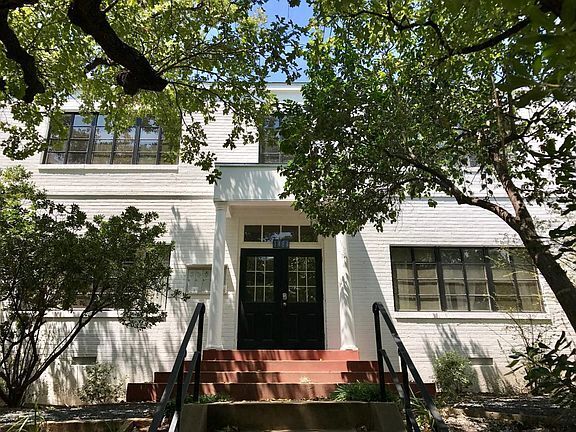 Foto principal - 1404 Woodlawn Blvd