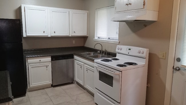 Building Photo - 3807 Mount St