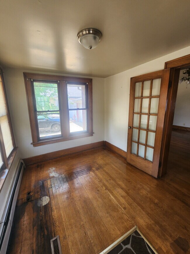 Building Photo - 205 S 15th St