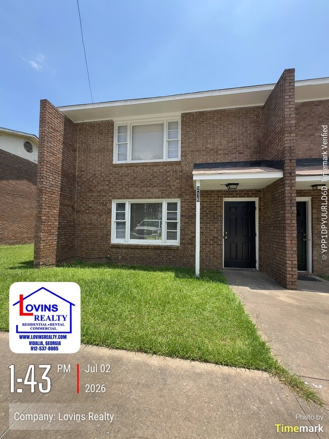 Building Photo - 216 Arlington Dr