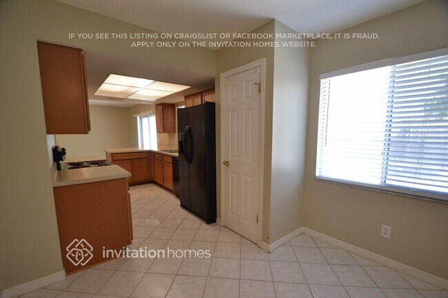 Building Photo - 8643 Tarragon Dr