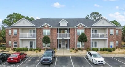 Building Photo - 2025 Silvercrest Dr