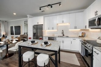 Building Photo - Timberline View