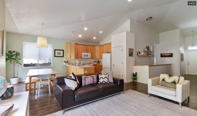 Building Photo - Beautiful Mountain Home for Rent in Suncrest – Utah County Side of Draper