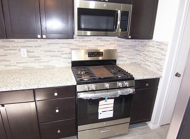 Foto del edificio - 1415 Grand Jct Dr