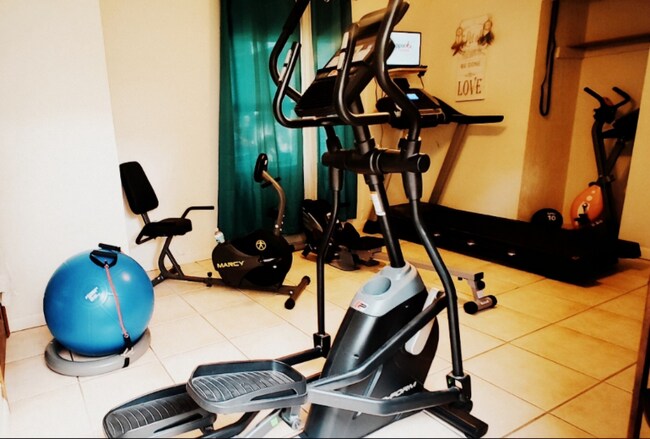 Building Photo - 20179 The Granada