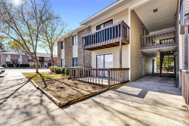 Building Photo - 1318 Durst Ave E